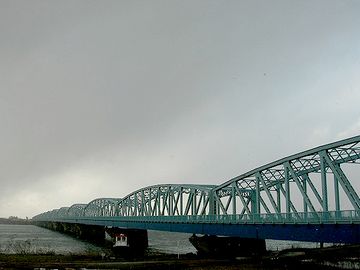 橋の長さも1キロ近くあるのよ