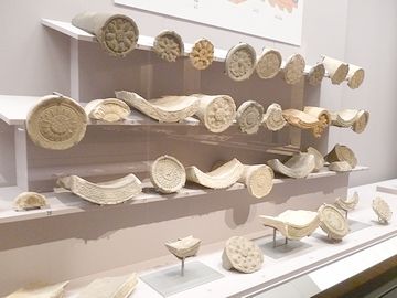屋根瓦でしょうね