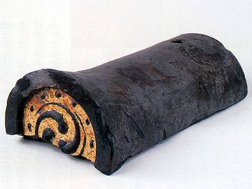 安土城跡から出土した金箔瓦