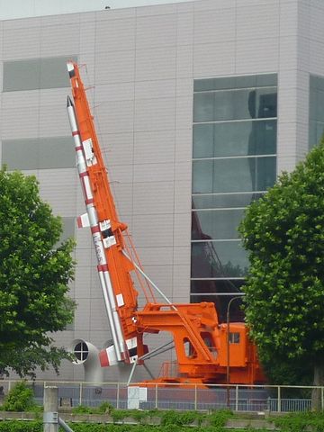 ラムダロケット用ランチャー（発射台）