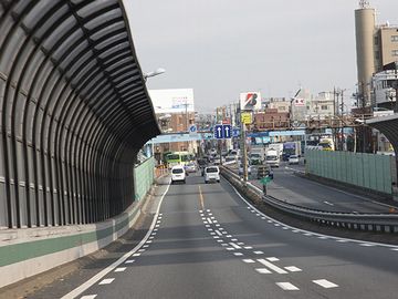練馬インターチェンジで高速を降り、都内の普通道に入ります