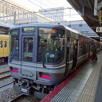 瀬戸大橋線快速【マリンライナー】やっぱり、普通電車とは少し格が違います。