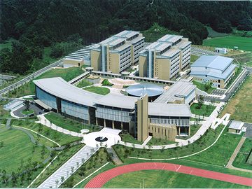 秋田県立大学とか