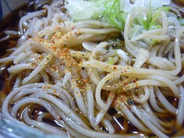 このお蕎麦、白いでしょ