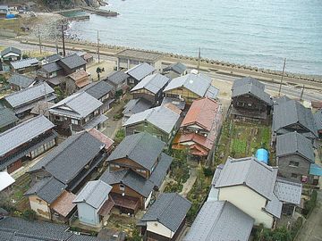 橋梁を渡る列車から撮影