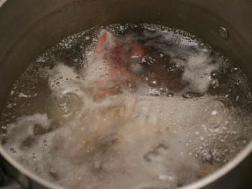 何で“あく”を取らなきゃ美味しくならないんだろ?