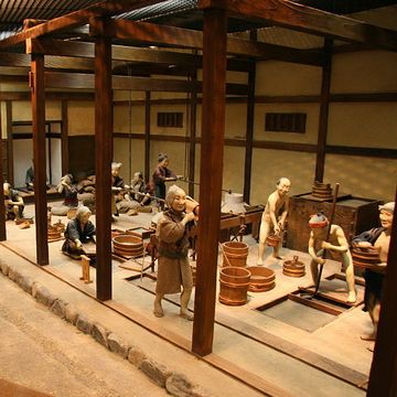 金鉱石から、金を精錬する作業です