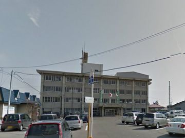 あれは、町役場かしら?