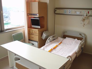 橋の完成を見ることなく、亡くなりました