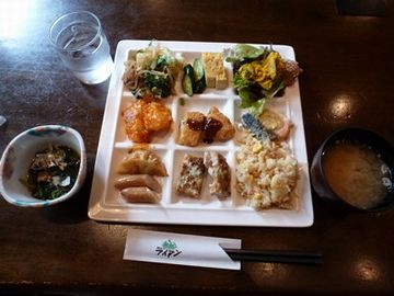 昼食バイキング（1,000円）