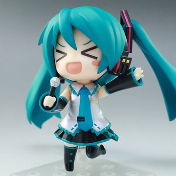 初音ミクの音程じゃから、仕方ないの