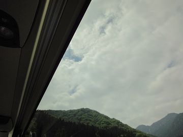 雲に切れ間が出てきました