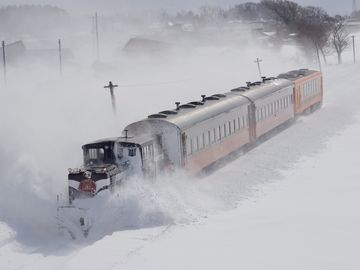 ほぼラッセル車と化したストーブ列車