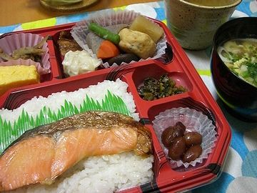 コンビニ弁当にした