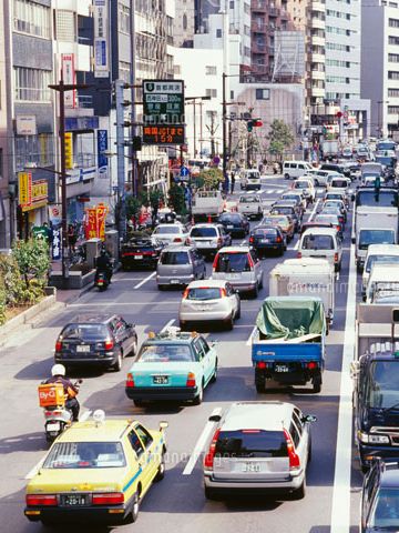 この混みようだと、スムーズに到着できるとは思えません