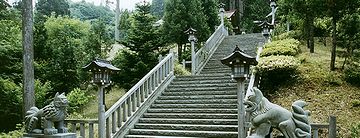 真山神社・えっちらおっちら、参道を登ります