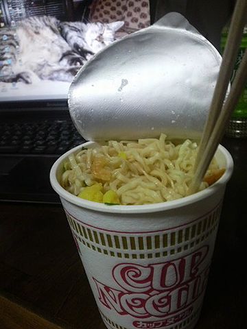 ラーメンは伸びる