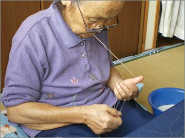 まず、糸を作るところから始める