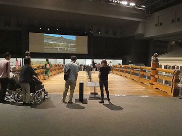 入るとすぐのところにある、日本橋