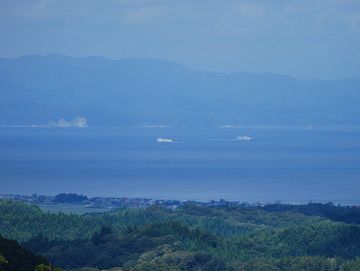 ここからだと、タイミングが良ければ、函館行きのフェリーも見えますよ