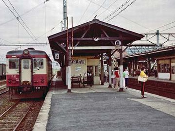 昭和52年8月20日の『川部駅』。なぜか懐かしい。