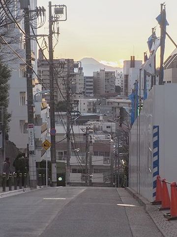 JR目黒駅近くにある富士見坂