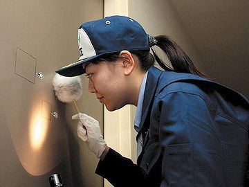 さっそく調べさせます