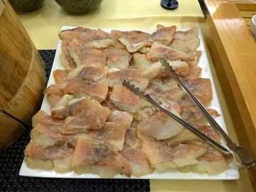 『赤魚の西京焼き』だそうです。これは、美味しそう。