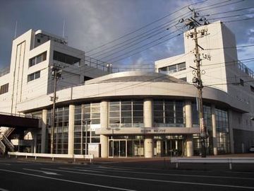 新潟市東区役所。かつては、イトーヨーカドーの大規模店舗でした。