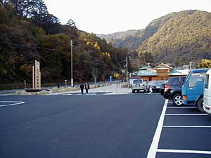 大門坂の駐車場