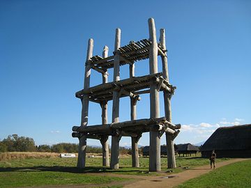『三内丸山遺跡』を象徴する建造物ですね