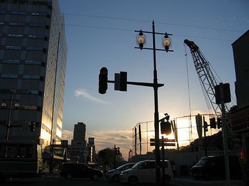 陽の傾いた秋田市街