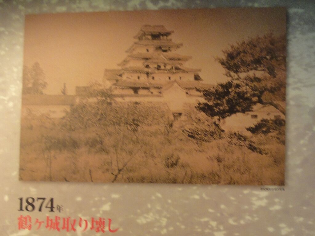 戦火を耐えたお城か