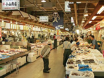 秋田市民市場・水産通り