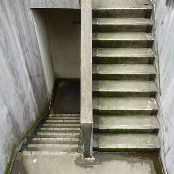 地下への階段