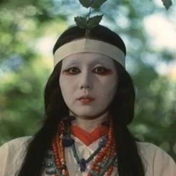 卑弥呼役は、監督の妻・岩下志麻