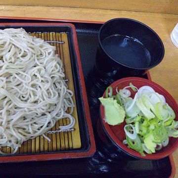 もり蕎麦なんかでも、必ずネギが付いてきますよね