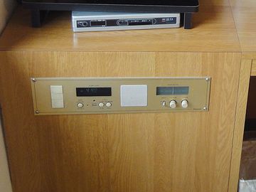 ラジオと目覚まし時計の操作パネル