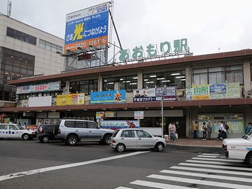 味がありますね。地方の駅は、こうでなきゃ。新潟駅と似てます。