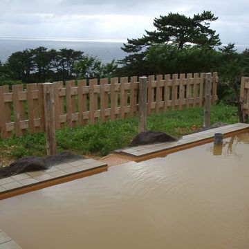 線路越しに日本海が見えますから、十分楽しめますよ
