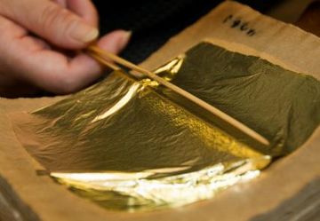 金箔ってのは、金を薄く伸ばしたものです