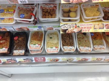 コンビニでも、お惣菜くらい置いてあるでしょ