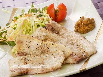 白金豚のこしょう焼き