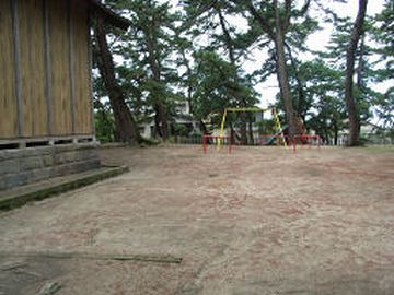 松浜稲荷神社の社殿の裏