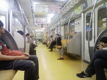 「地下鉄に乗ってたら面白いんじゃない?