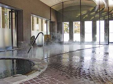 こんな大浴場があります。普通であれば、部屋のユニットバスを使う必要はありません。