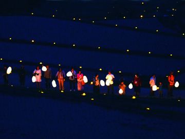 岐阜県恵那市の『坂折棚田』で行われる『田の神・灯祭り』