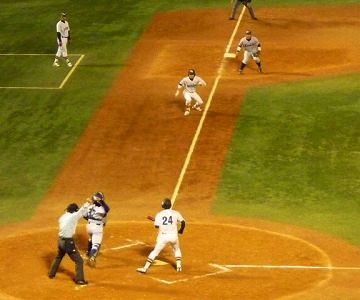 ホームベースから一三塁は、何メートルでした?