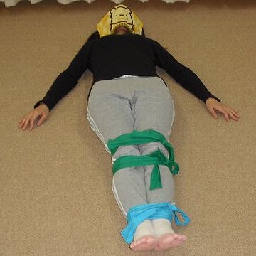 ヒモ縛り睡眠法