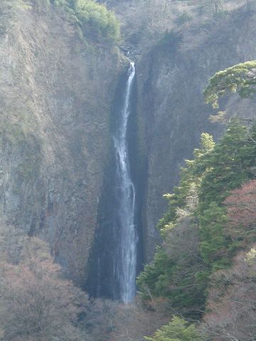 「九重“夢”大吊橋」から見る震動の滝